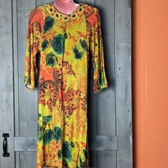 BCBGMAXAZRIA Embellished Neckline Floral Dress Medium - Picture 3 of 4